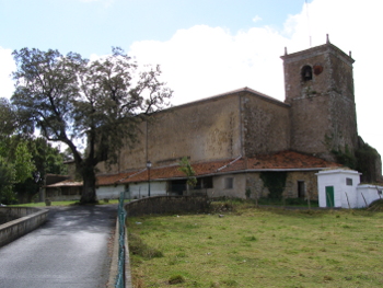Vista de la torre de la  iglesia